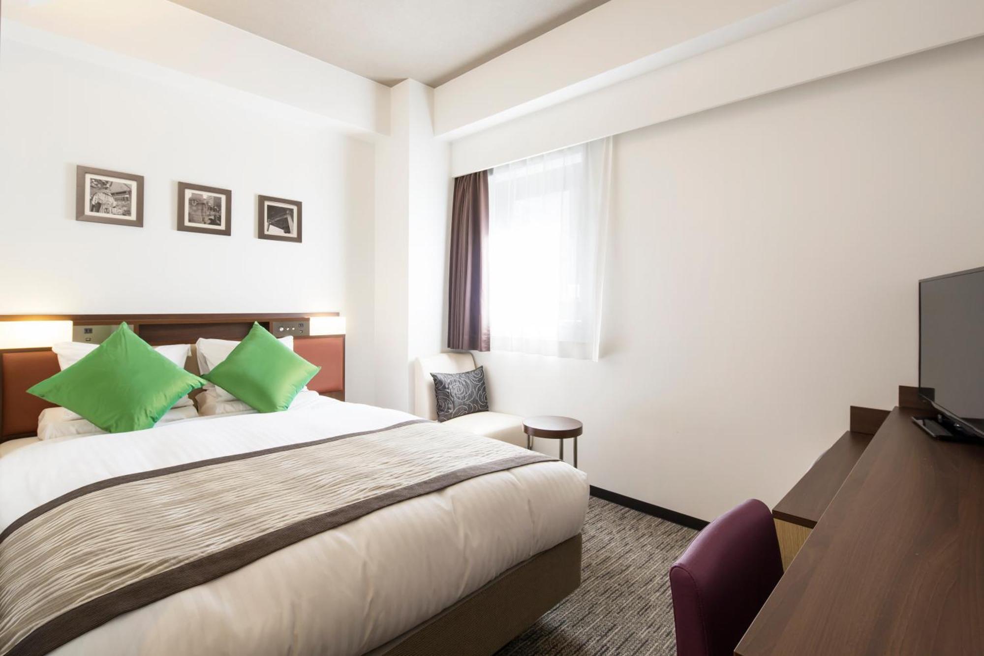 Standard Twin Room with Shared Bathroom